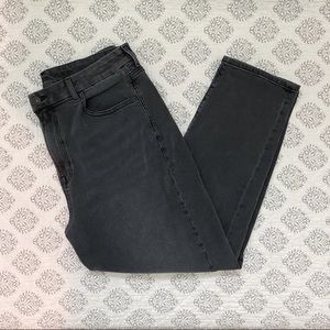 American Eagle Stretch Curve Mom Jean Washed Black